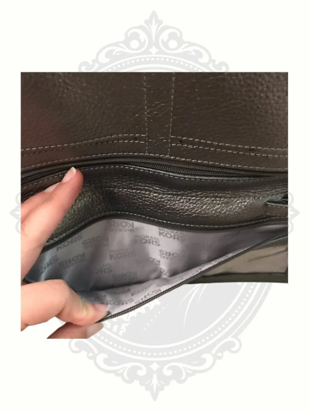 Authentic Michael Kors MK Pebbled Leather Continental Wristlet Wallet